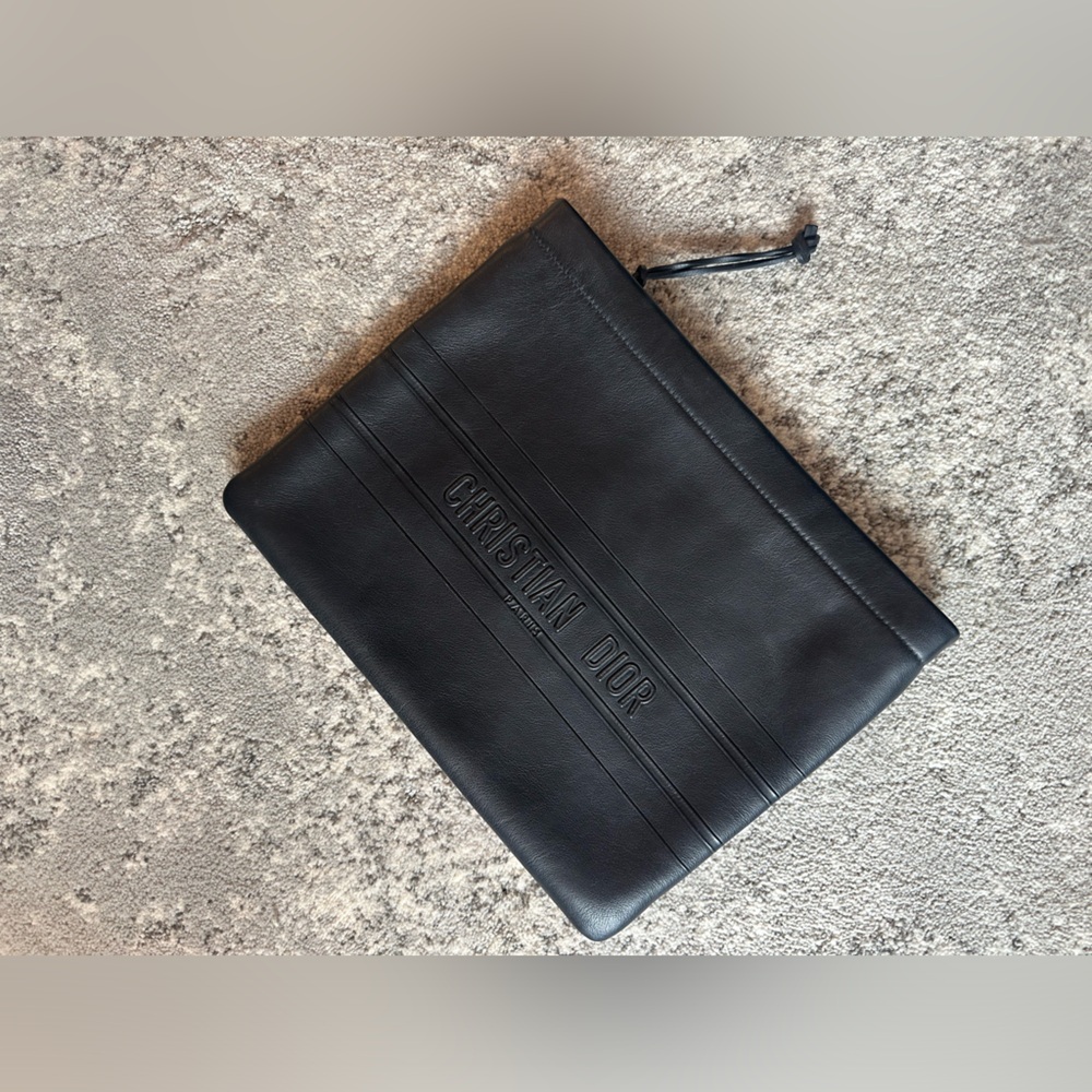 🔥CHRISTIAN DIOR🔥🖤🖤AUTHENTIC Black Clutch🤩 
‼️ENTRUPY CERTIFICATE IN PHOTOS!!‼️